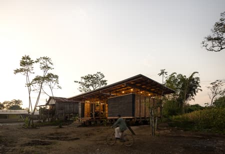 https://www.archdaily.com/1031042/la-panificadora-centro-desarrollo-y-de-produccion-rural-natura-futura